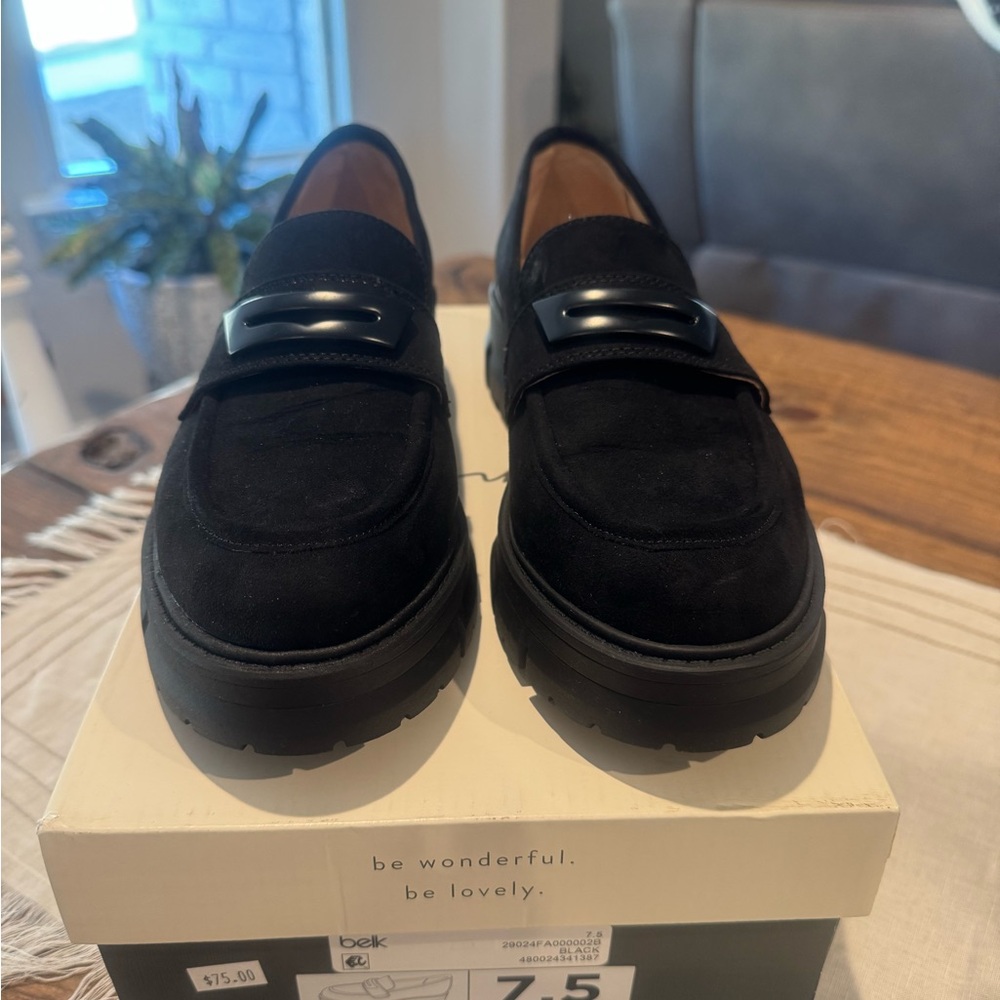 Wonderly Women's Black Suede Loafers